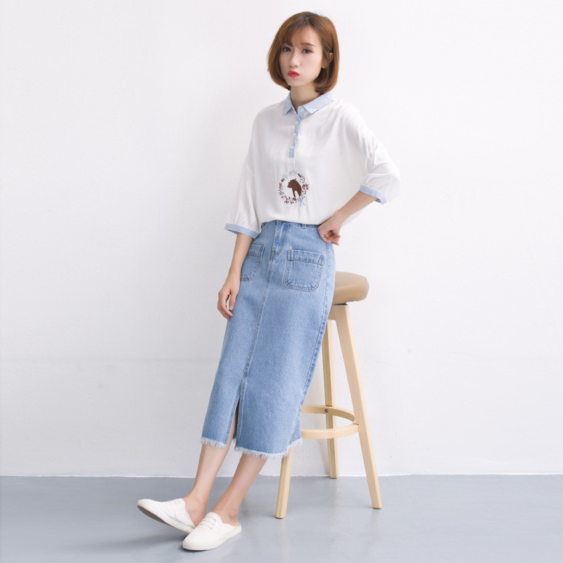 开叉半身裙学生