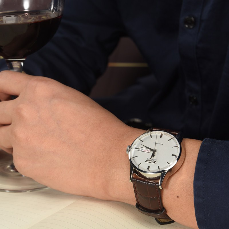 天梭(tissot)唯思达系列自动机械 机芯男士手表t019.430.16.031.