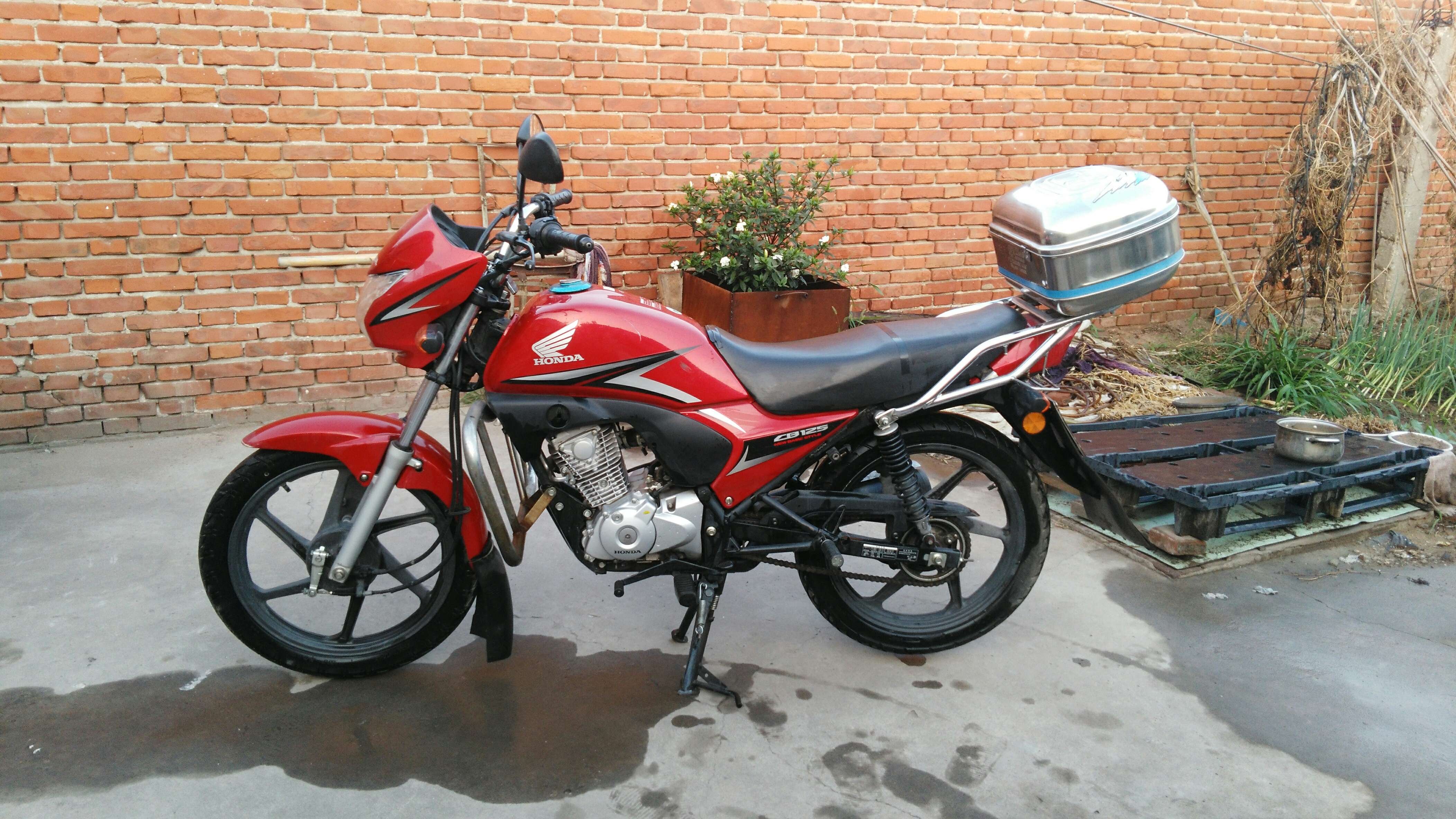 摩托摩托车19201080_男人与摩托车图片