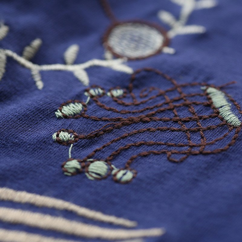 裂帛2015秋新款素雅刺绣明线装饰上衣针织宽松长袖t恤 女51150160