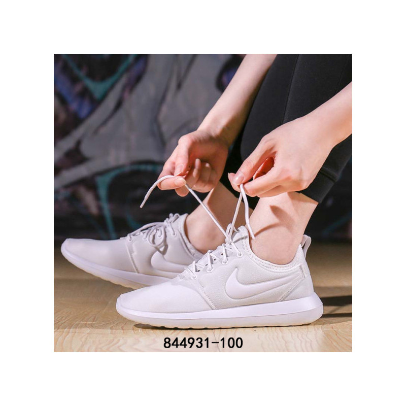 NIKE耐克女鞋秋新款运动鞋ROSHETWO休闲跑步鞋844931-100 001黑/白 36