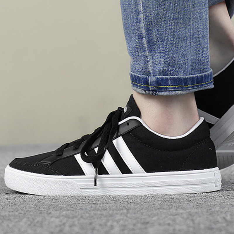 Adidas阿迪达斯女鞋2018春新品运动休闲轻便低帮透气板鞋DB0097 黑色 37