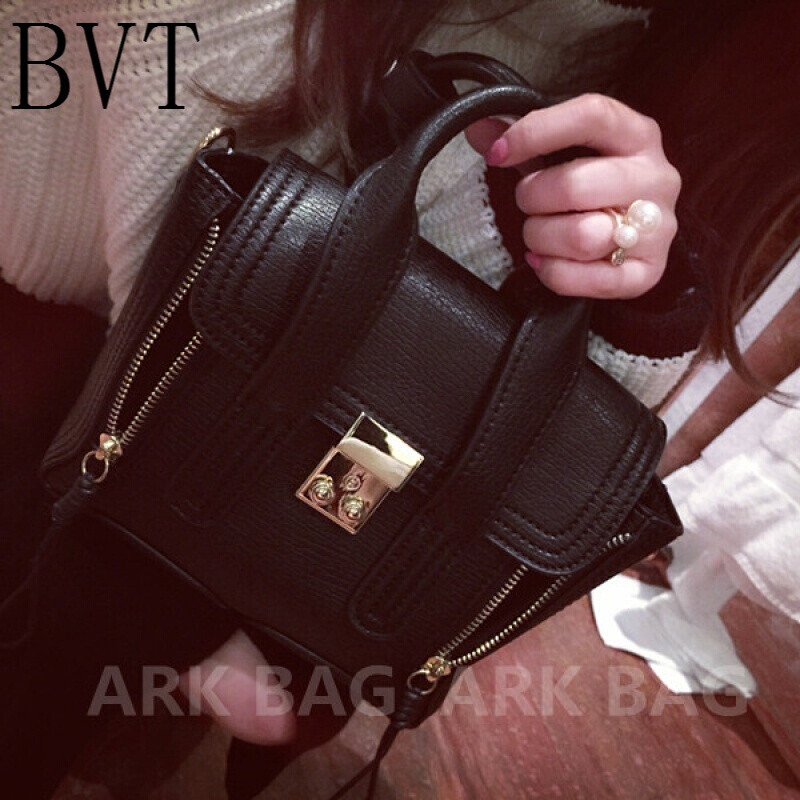 BVT经典欧美范牙签纹小怪兽包迷你囧笑脸双拉链斜挎女包小包 黑色现货