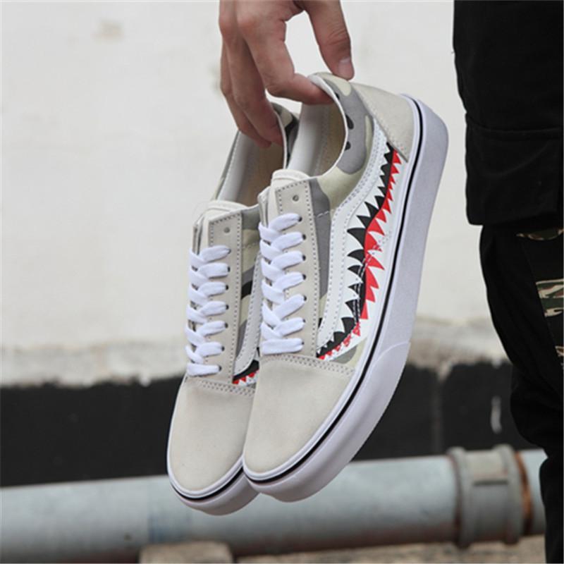 VANS2018新款盛万斯帆布鞋男鞋低帮迷彩鲨鱼经典款联名女鞋潮流中性鞋 米色 42码
