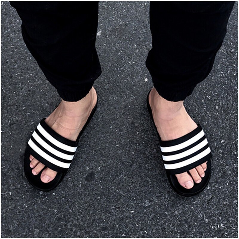 Adidas阿迪达斯男鞋2018夏季休闲沙滩鞋人字拖凉鞋运动拖鞋-AQ4935 1号黑色/亮白/1号黑色 40.5