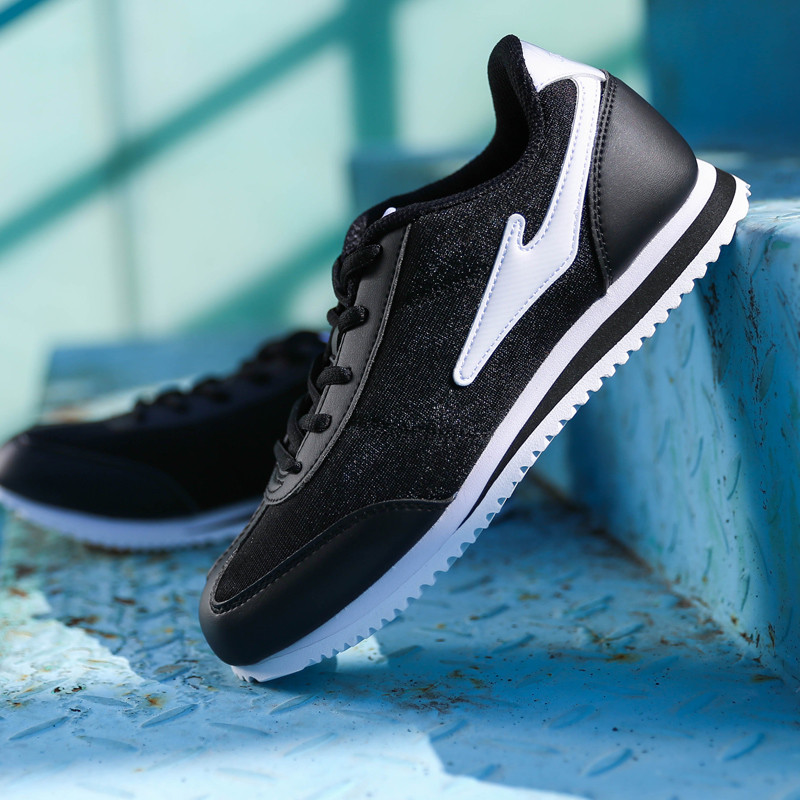 鸿星尔克女鞋跑鞋2018夏季新款轻便阿甘鞋透气运动鞋女黑色网面休闲鞋旅游鞋显瘦网面慢跑鞋e 正黑 36