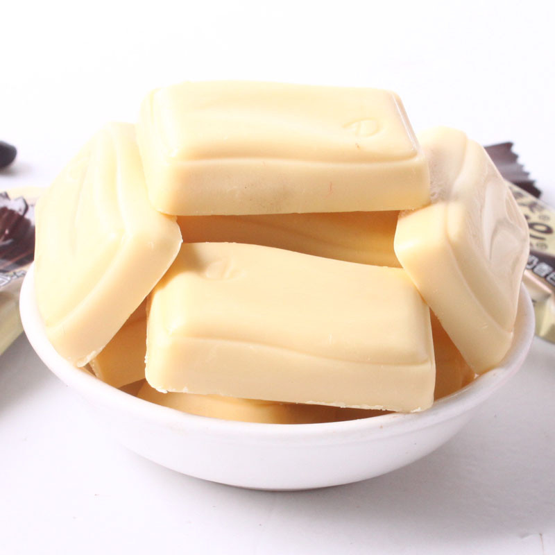 84g德芙奶香白巧克力高清实拍图