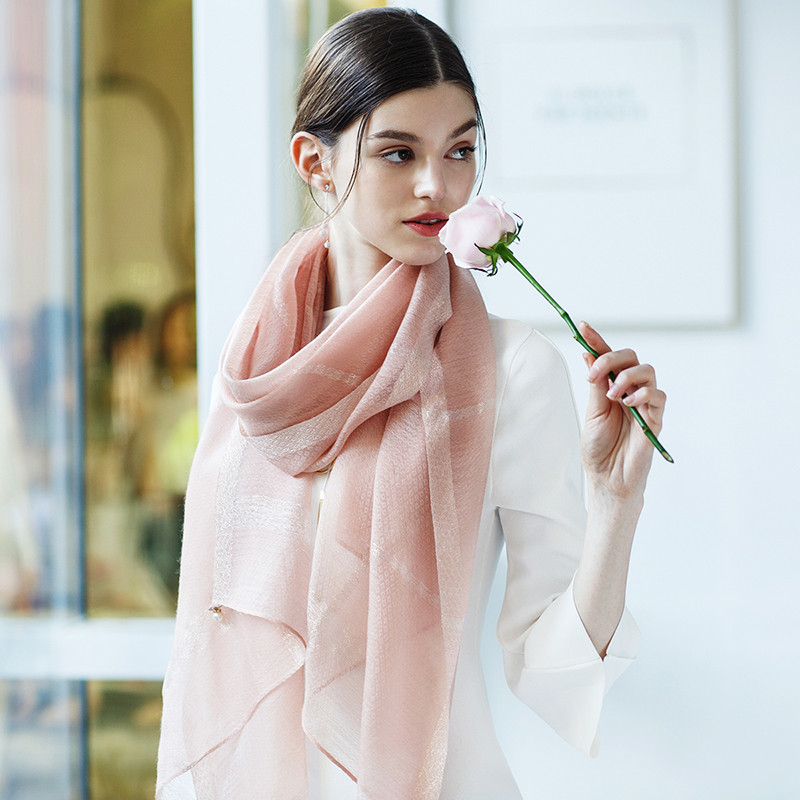 （送礼礼袋）宏达HONDAR 2018秋冬新品桑蚕丝羊毛围巾/披肩两用金线混纺蓬松仙感 WJ763B 1#