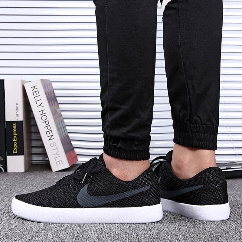 耐克（NIKE）男款轻便透气耐磨舒适运动鞋休闲鞋819810 819810-001（男） 8.5（男/42码）