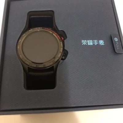 【往下戳套装加0元赠豪礼】HONOR Watch Magic 9.8mm轻薄设计强劲续航/快速充电/50米防水/AMOLED彩屏/GPS/NFC支付/智能提醒 熔岩黑晒单图