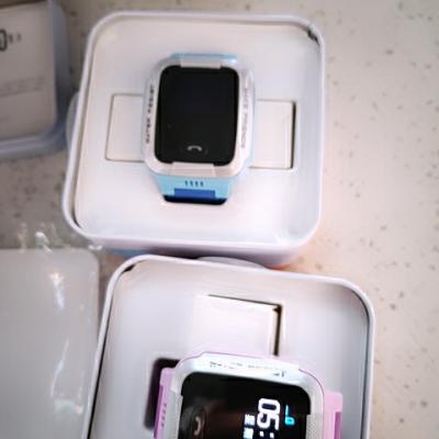 小天才儿童电话手表Y01A超长待机360度防水GPS定位智能手表 移动2G学生儿童手表手机手环 男女孩 浅紫色晒单图