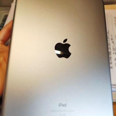 Apple iPad 9.7英寸 32GB WIFI版 平板电脑 MR7F2CH/A 深空灰晒单图