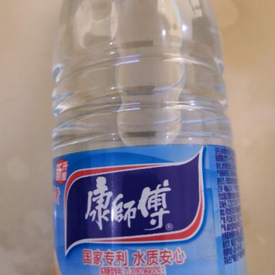 康师傅 包装饮用水550ml*24瓶 整包 饮用水（新老包装随机发货）晒单图