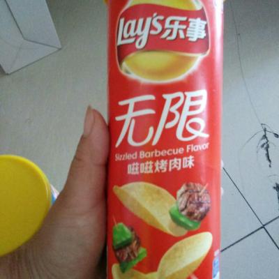 乐事(LAY'S) 无限薯片 嗞嗞烤肉味104g罐装(休闲零食)晒单图
