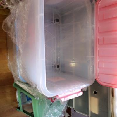 JEKO&JEKO 收纳箱85L塑料透明特大号整理箱衣服玩具收纳盒棉被滑轮储物箱 SWB-5250 盖子蓝粉随机晒单图