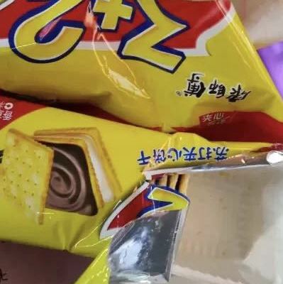康师傅 3+2苏打夹心饼干 香草巧g力味375g晒单图