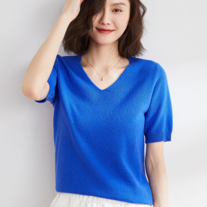 V领简约气质中袖T恤女春秋新款修身上衣纯色五分袖针织打底薄