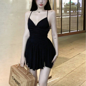 纯欲风甜辣妹性感露背v领挂脖吊带连衣裙女装赫本风小黑裙子