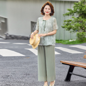 2026年女装新款妈妈装夏季薄款套装女时尚中老年女休闲50岁两件套