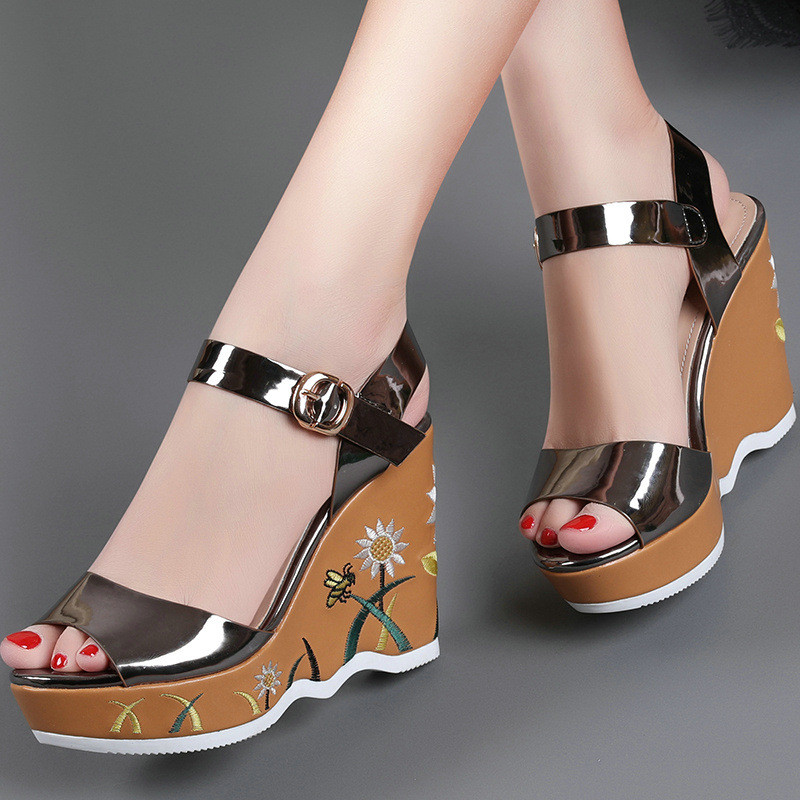 夏季坡跟凉鞋女2017新款防水台盾狐一字扣带韩版百搭高跟鱼嘴鞋子