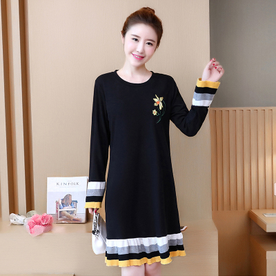 2017大码新款显瘦秋季打底连衣裙微胖mm宽松藏肉刺绣长袖裙子减龄