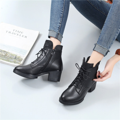 冬新款英伦马丁靴43大码女靴41肥脚中粗跟短靴子40大号42女鞋