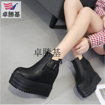 内增高女秋冬新款厚底防水台韩版松糕厚底坡跟皮带扣高跟短靴黑色