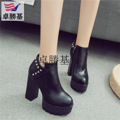 粗跟短靴女新款冬季防水台马丁靴韩版加绒超高跟铆钉百搭女靴黑色T9181