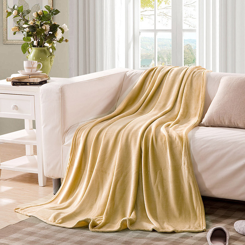 家纺 四季毯子素色珊瑚绒单人薄毛毯子 150*200cm 浅咖啡 致源毛巾被/