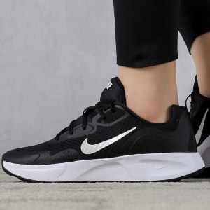 Nike耐克时尚潮流女鞋运动鞋跑步鞋BQ3207-002 D