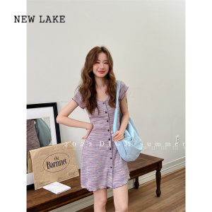 NEW LAKE2024年夏季新款法式甜美v领冰丝短袖单排扣显瘦条纹短裙连衣裙女